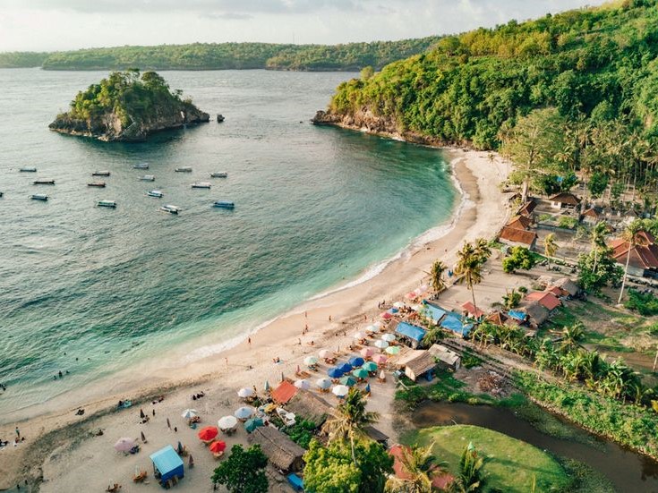 Crystal Bay Nusa Penida_ Everything You Need To Know (1)