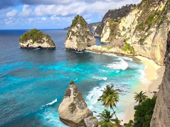 Diamond Beach · Klungkung Regency, Bali (1)