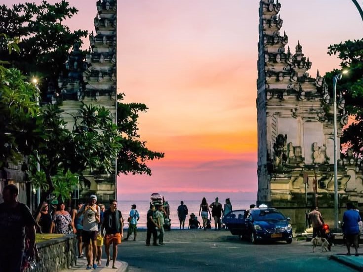 The famous gate at the famous Kuta Beach ❤️💙🧡…